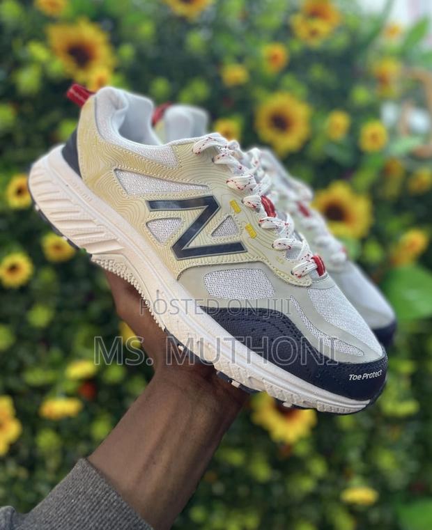 Quality New Balance Toe Protect Size 40-44 - main view