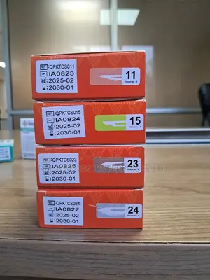 Sterile Carbon Steel Surgical Blades 100's