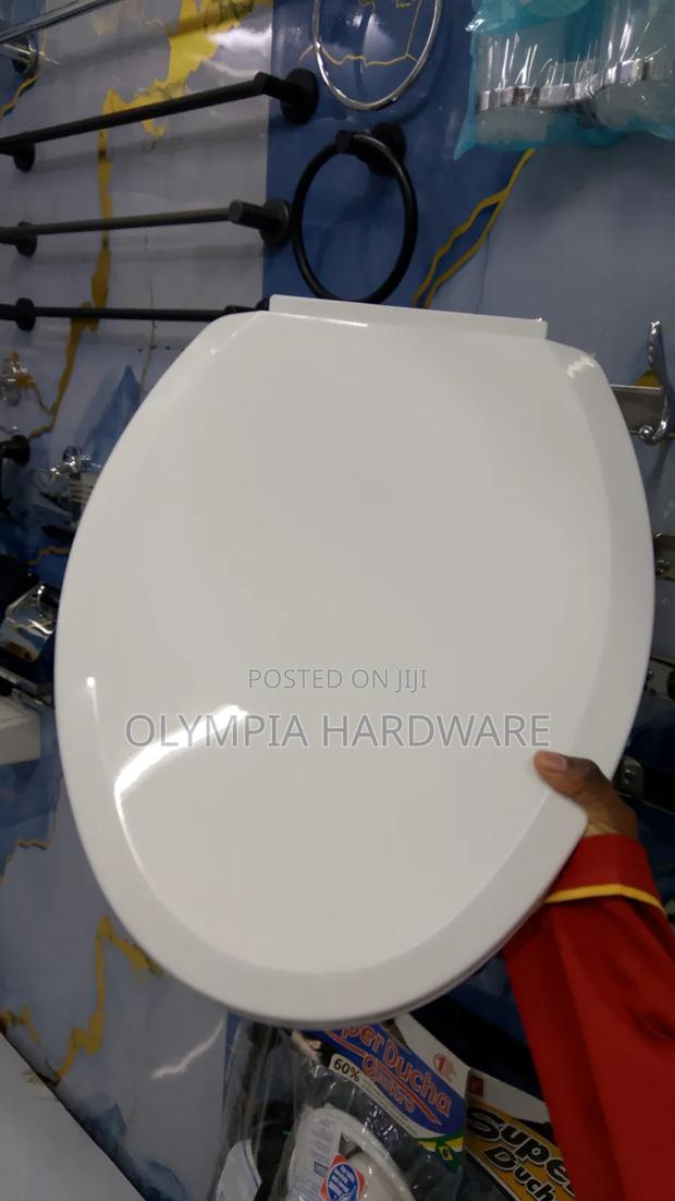 Venus Self Closing Seat Cover - main view
