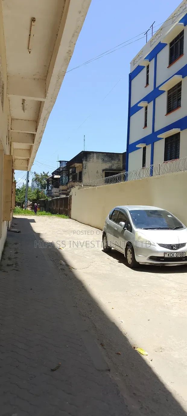 1bdrm Block of Flats in Tudor for rent