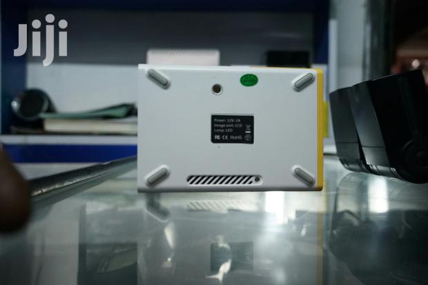 Portable Projector - thumbnail 3