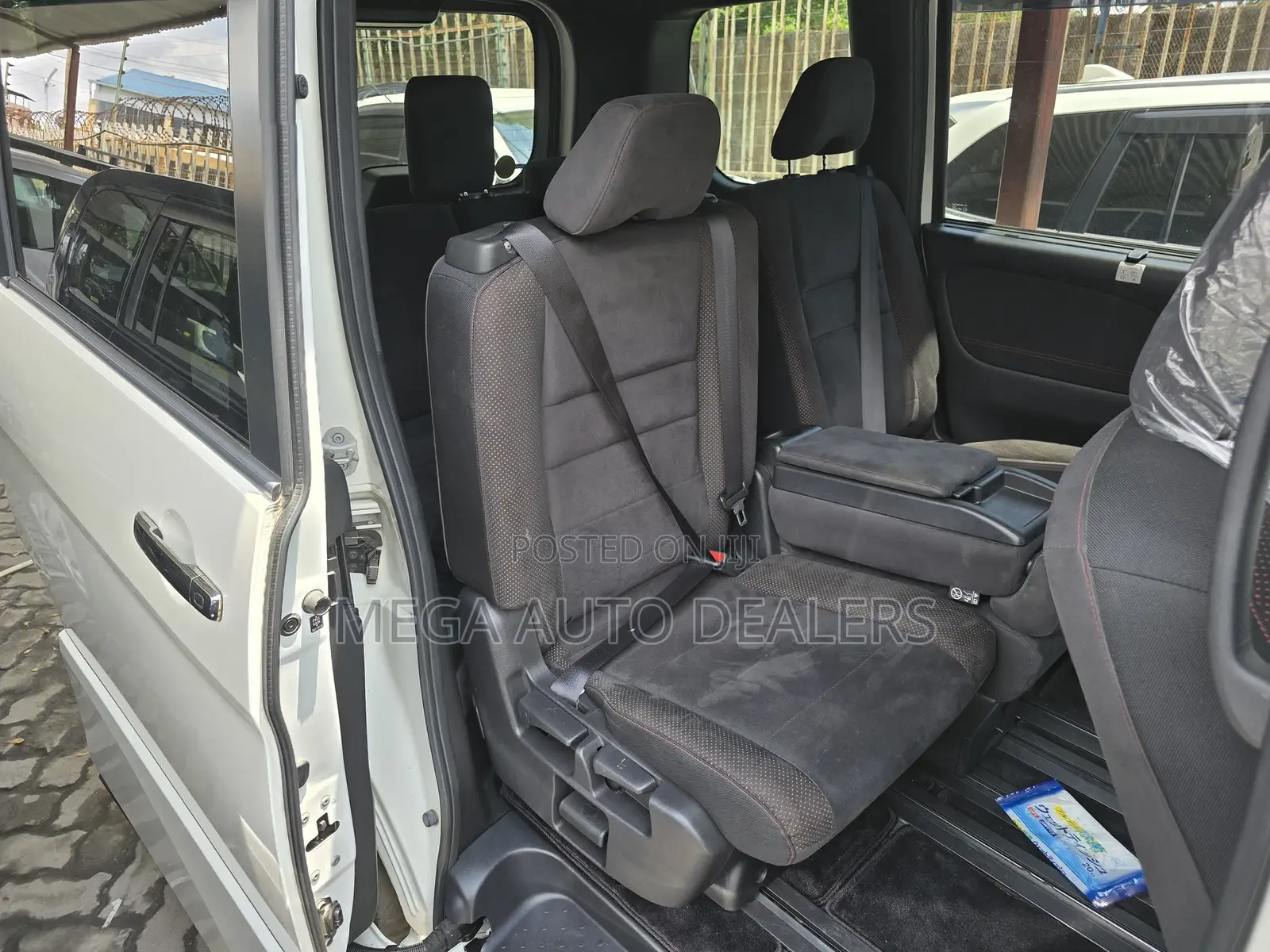 Nissan Serena 2018 White