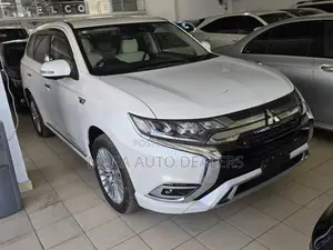 Mitsubishi Outlander 2018 White