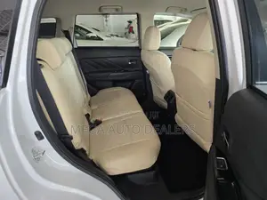 Mitsubishi Outlander 2018 White