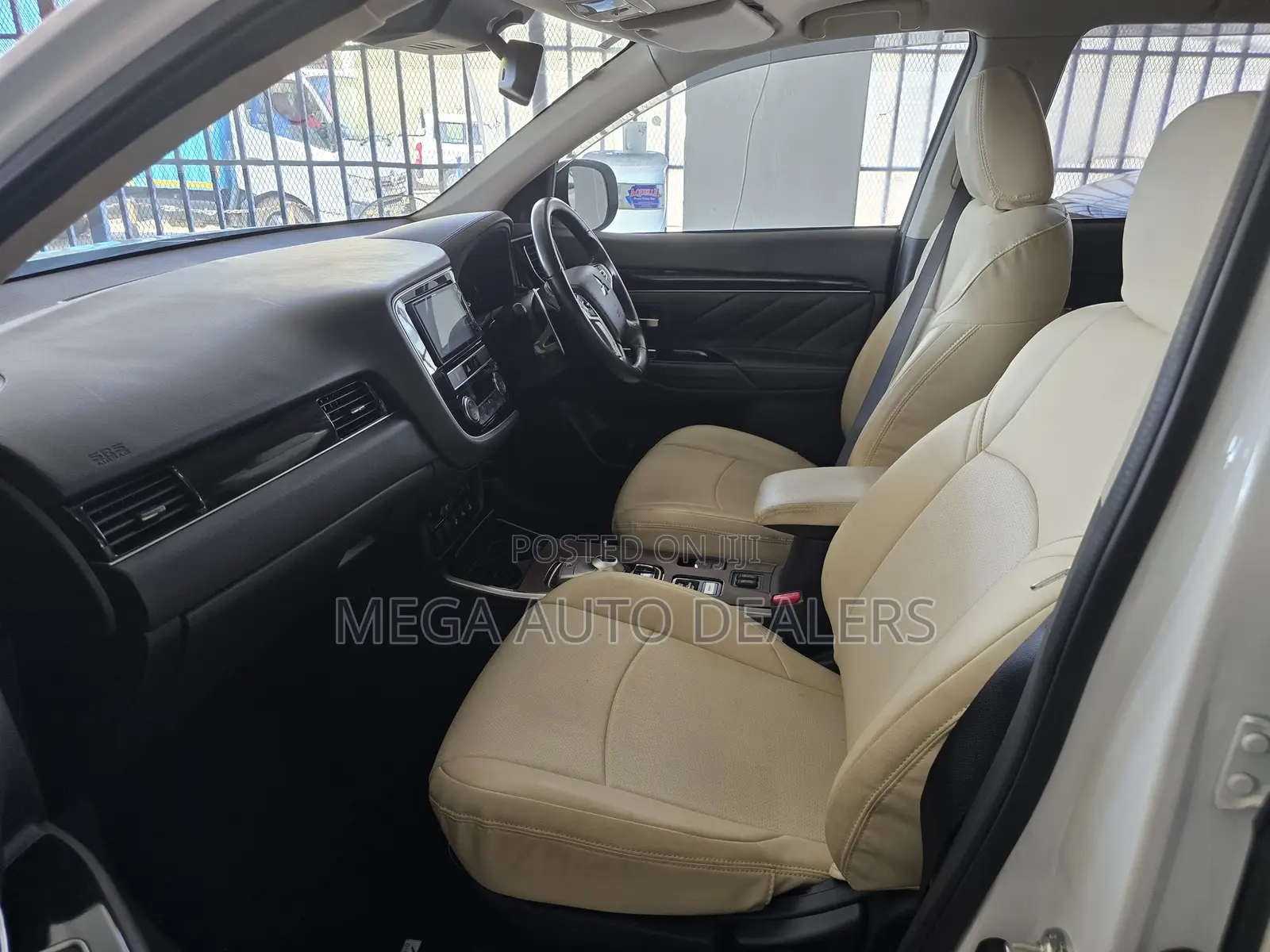 Mitsubishi Outlander 2018 White