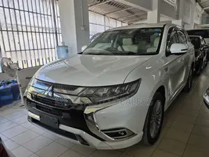 Mitsubishi Outlander 2018 White