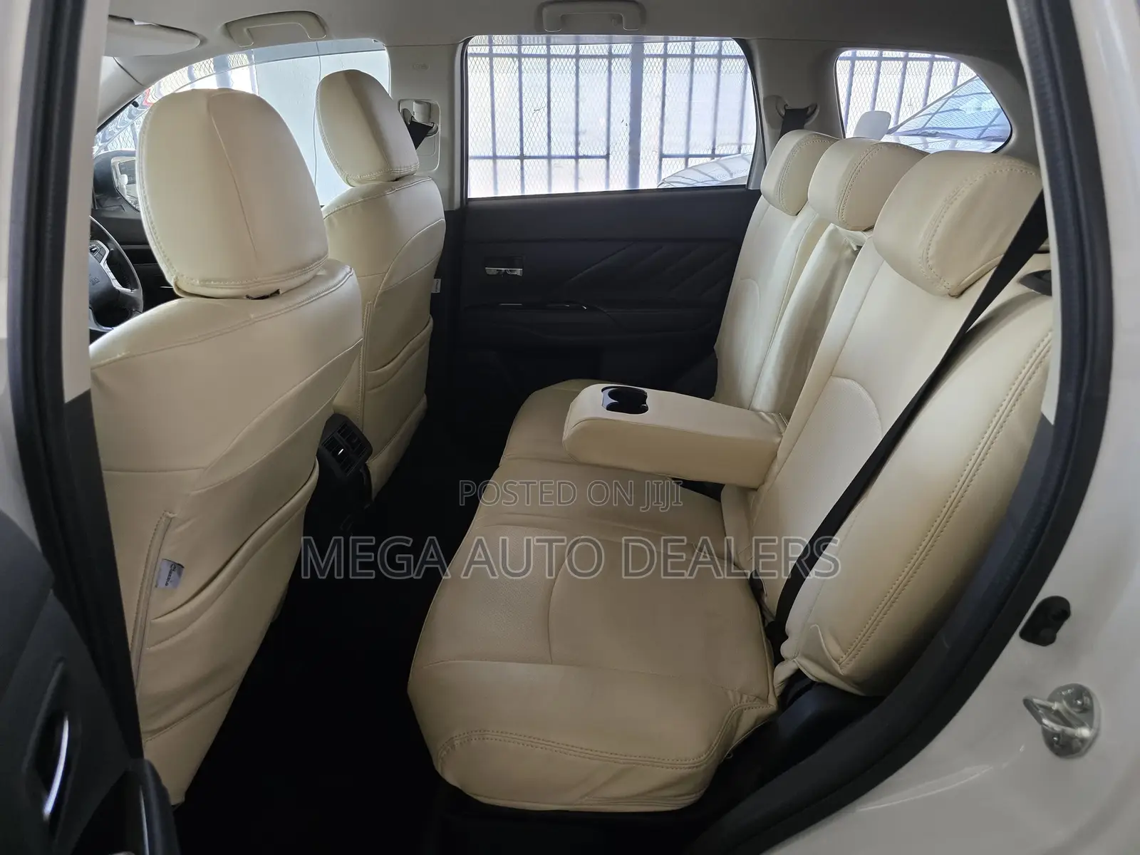 Mitsubishi Outlander 2018 White