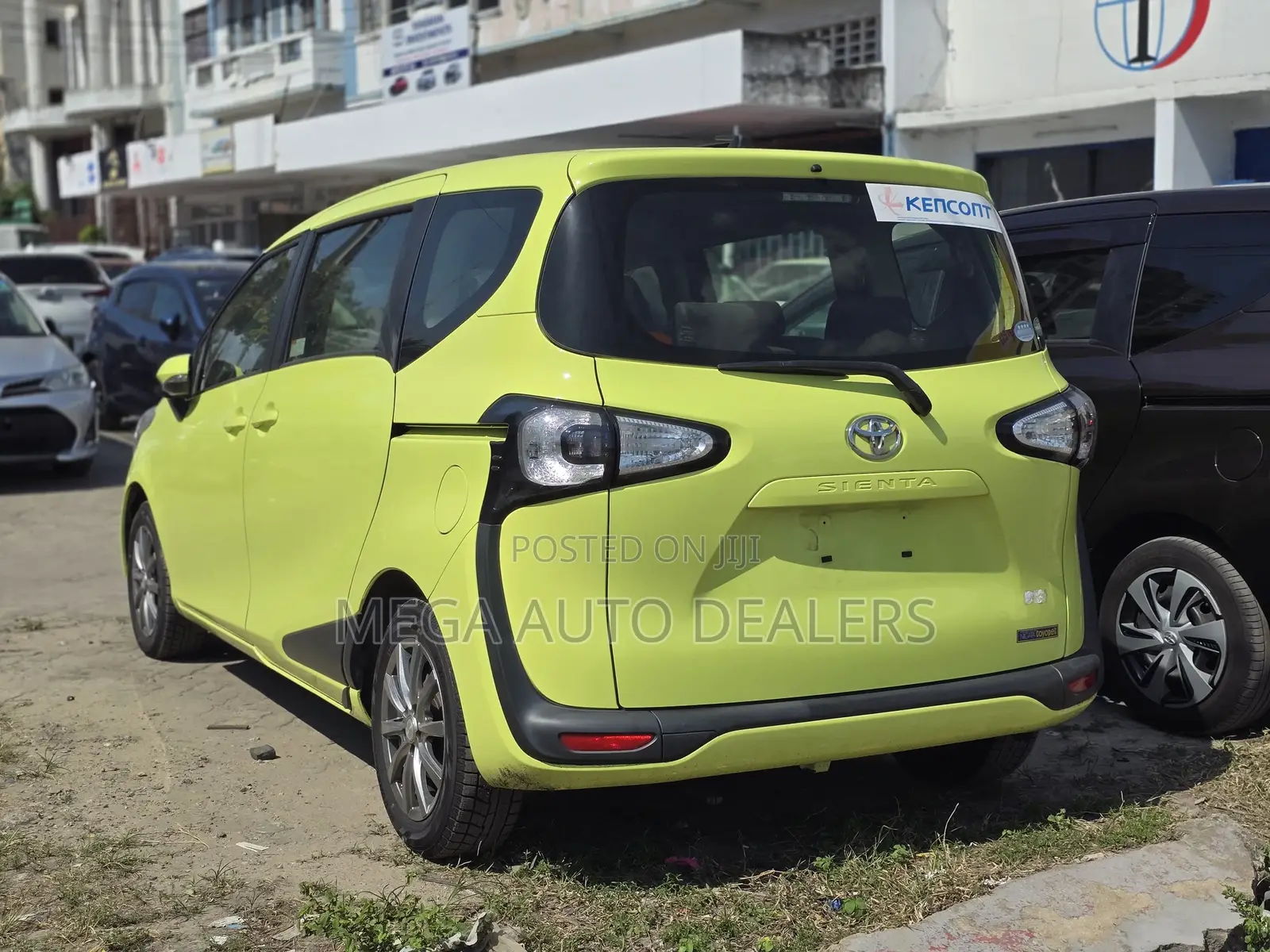Toyota Sienta 2018 Green
