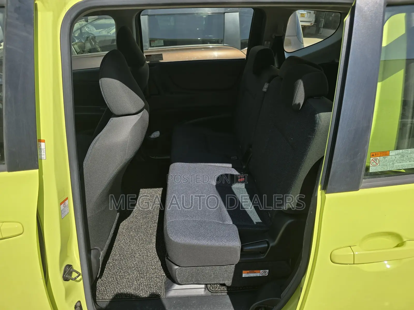 Toyota Sienta 2018 Green