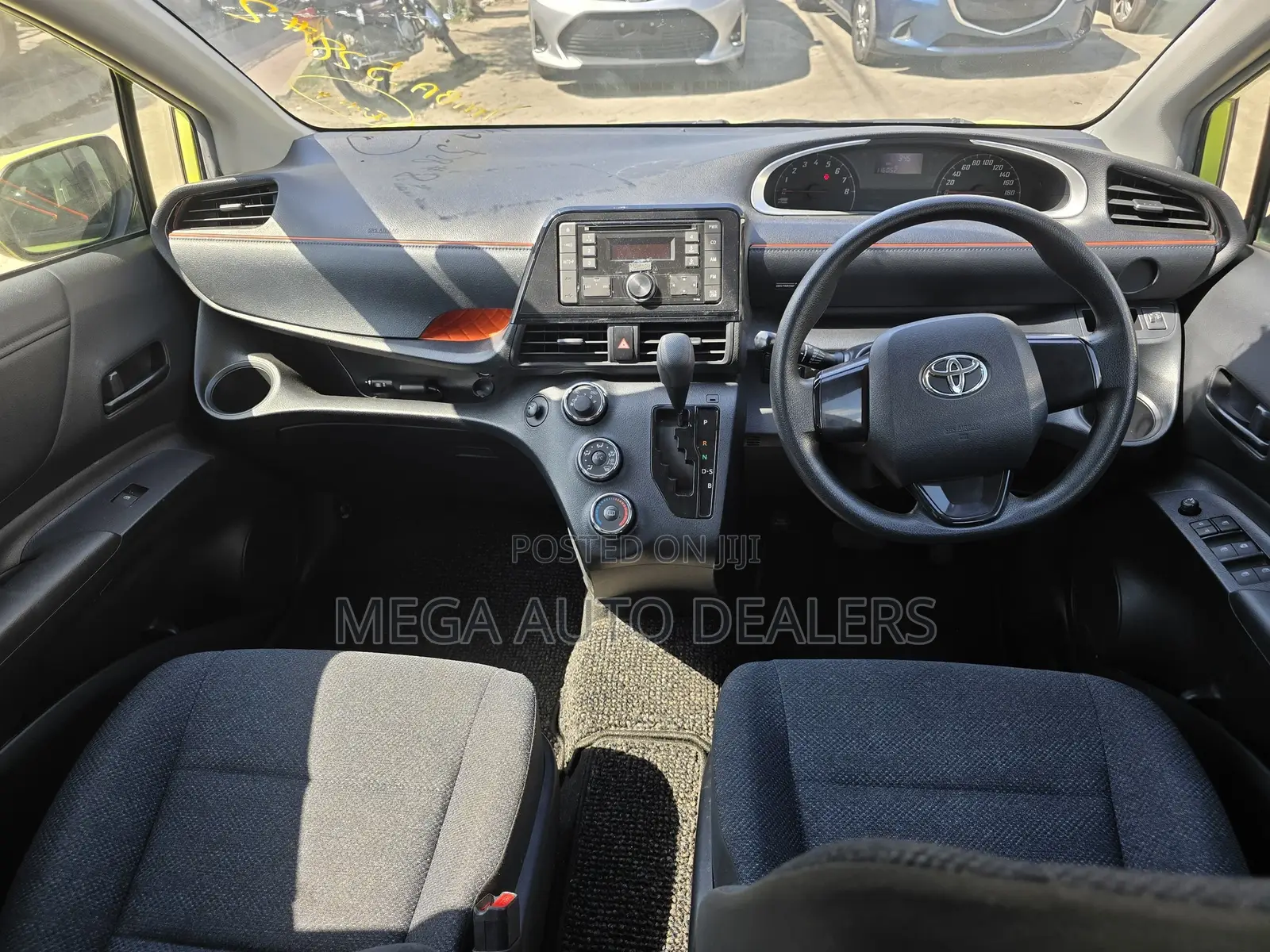 Toyota Sienta 2018 Green