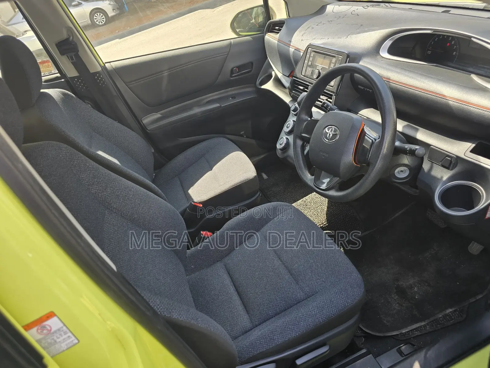 Toyota Sienta 2018 Green