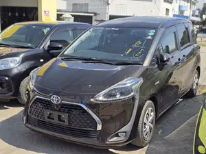 Toyota Sienta 2018 Brown