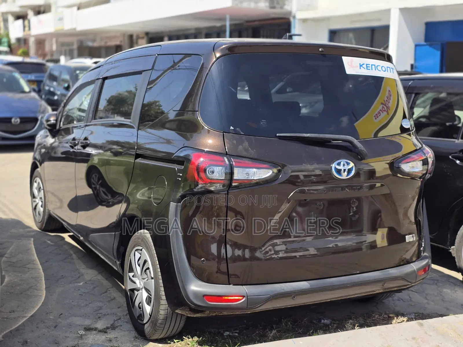 Toyota Sienta 2018 Brown