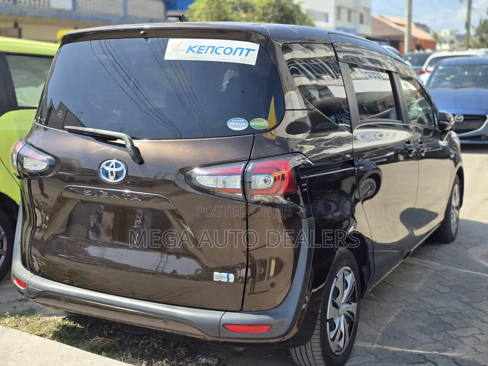 Toyota Sienta 2018 Brown