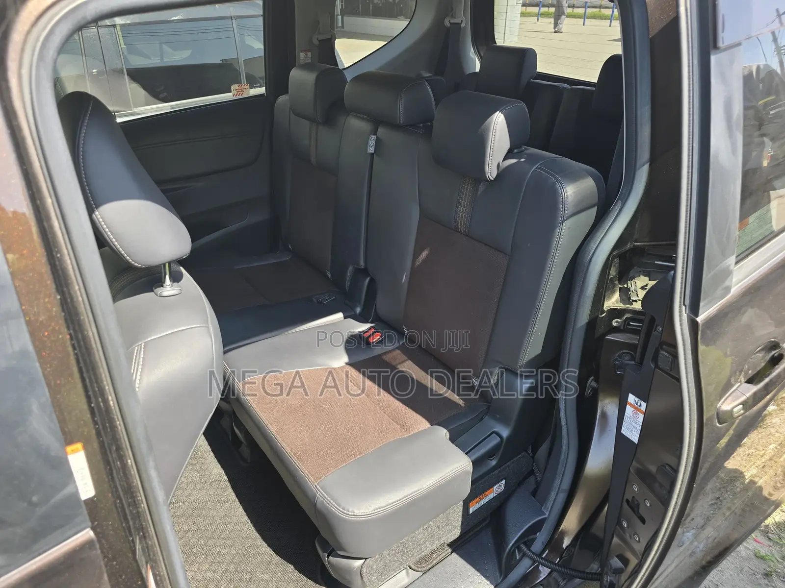 Toyota Sienta 2018 Brown