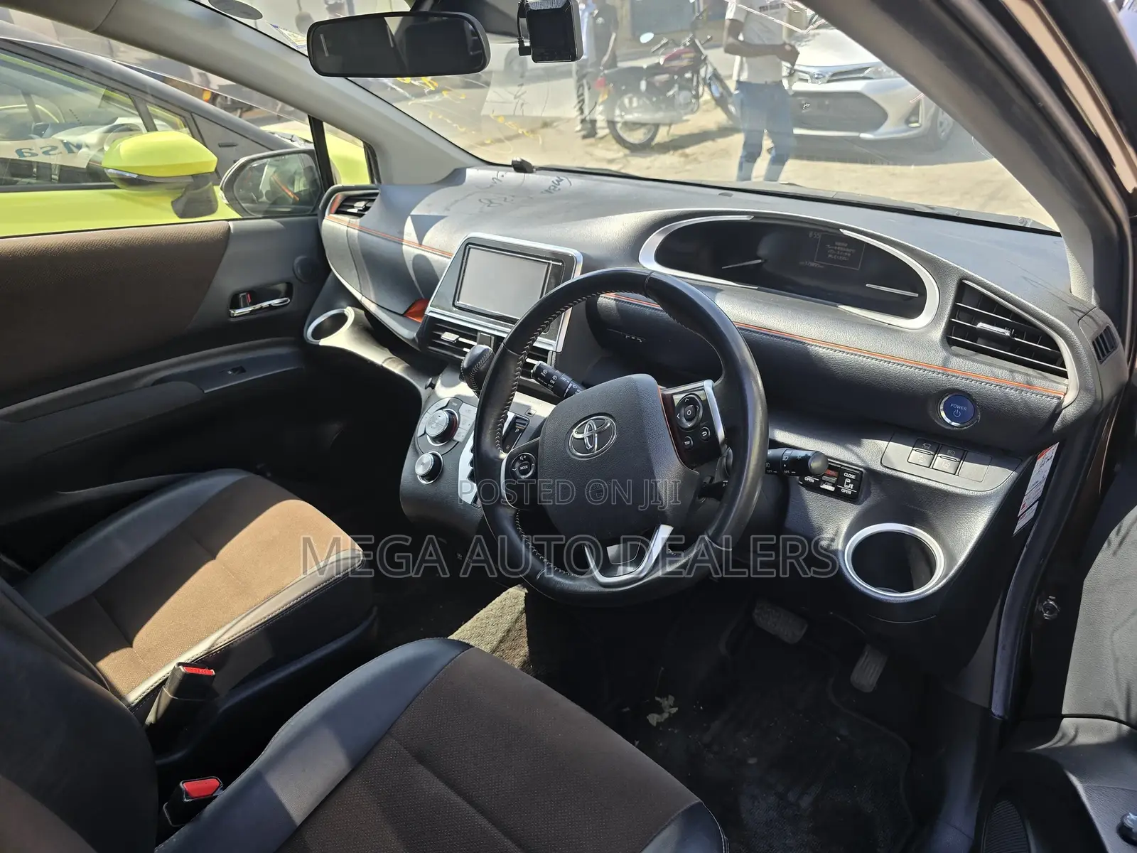 Toyota Sienta 2018 Brown