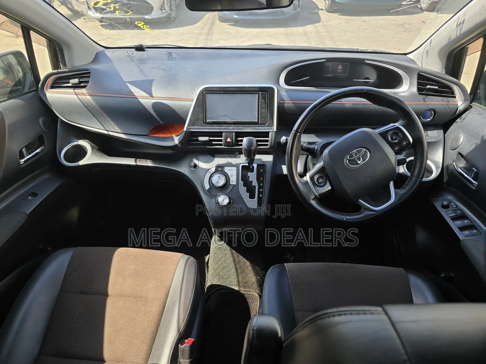 Toyota Sienta 2018 Brown