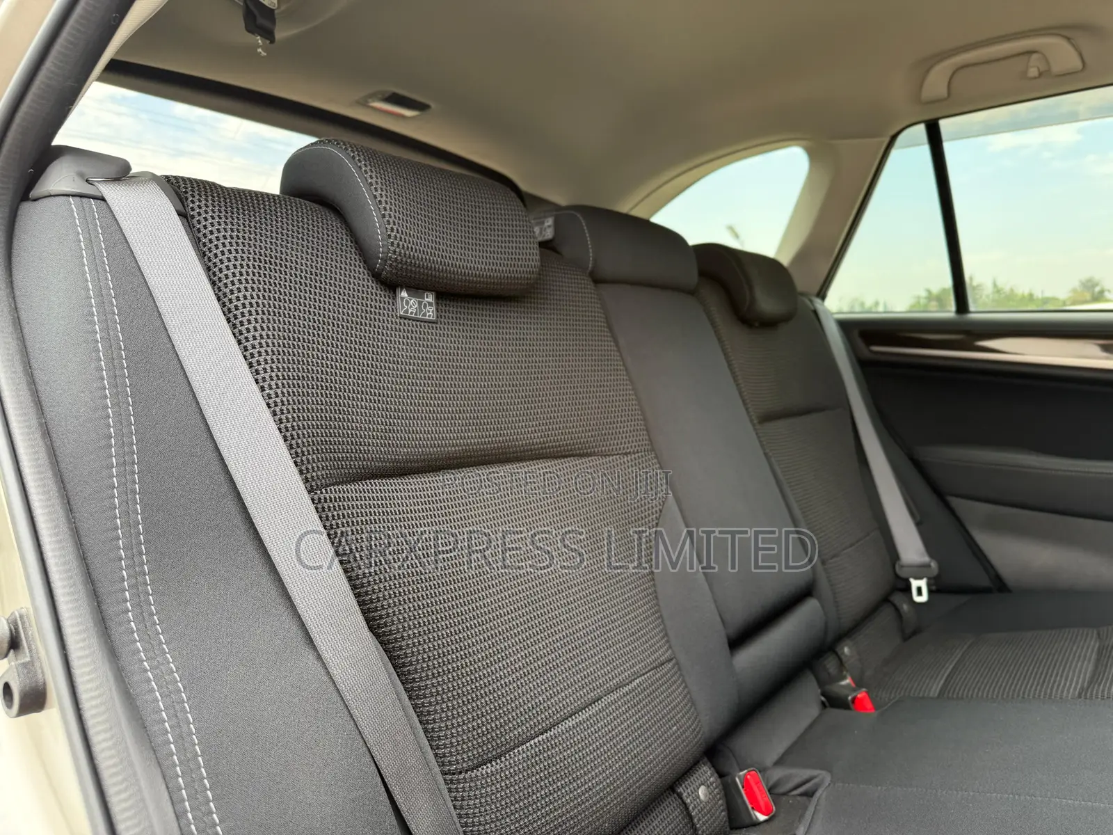Subaru Outback 2.5i AWD 2018 Gray