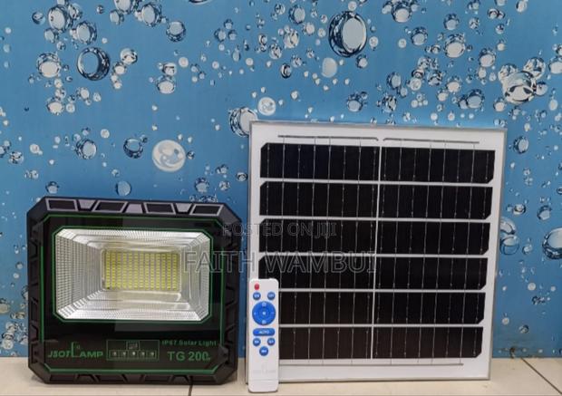 Quality 200 Watts Solar Floodlight/Floodlight 200 Watts