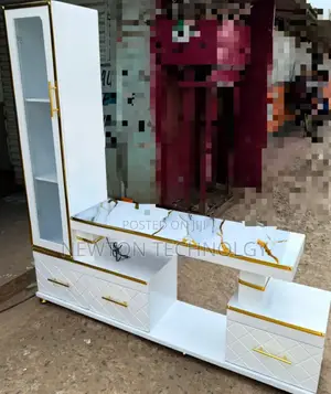 Executive Stand With Cabinet