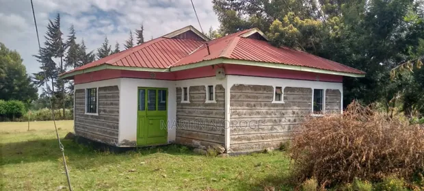 3bdrm House in Ihindu, Kinungi for sale