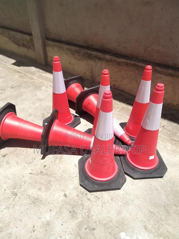75cm Traffic Cones~Warning Cones - thumbnail 2
