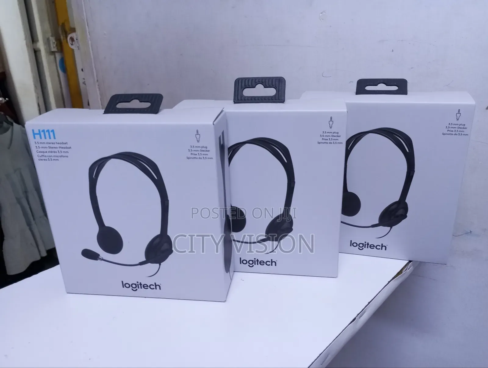 Logitech H111 Stereo Headset!! One Plug Logitech H111!!
