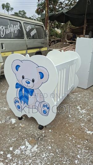 Foldable Baby Bed With Mattress - main view
