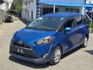 Toyota Sienta 2018 Blue
