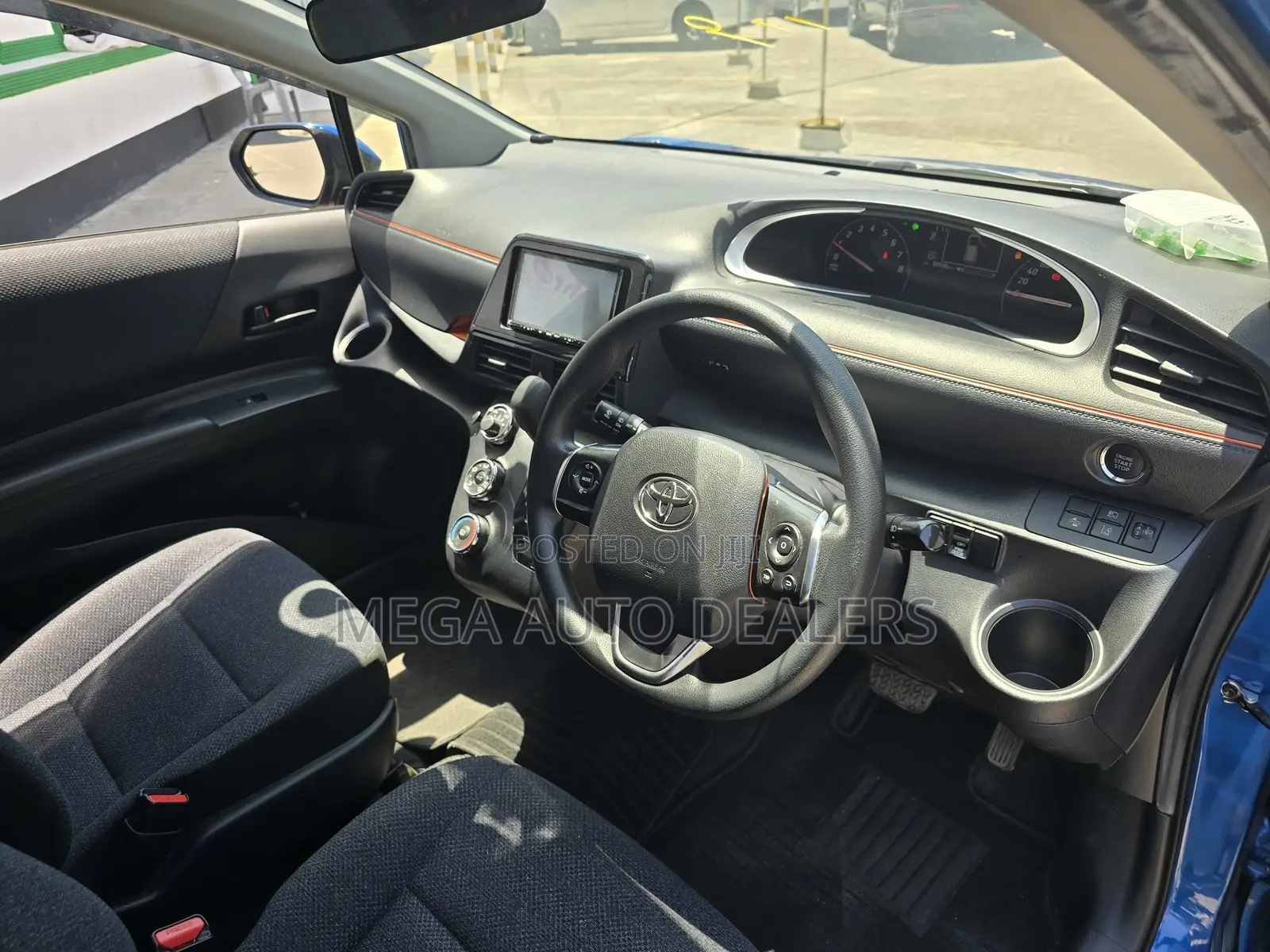 Toyota Sienta 2018 Blue