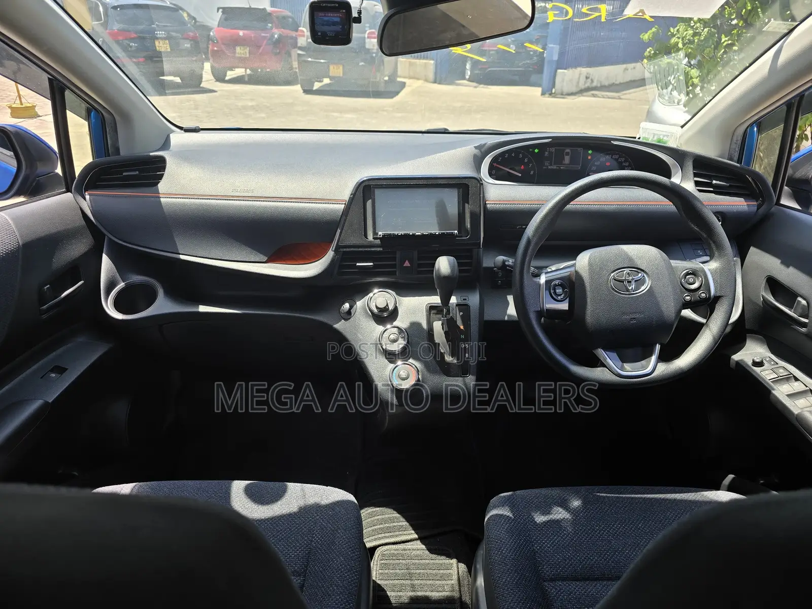 Toyota Sienta 2018 Blue