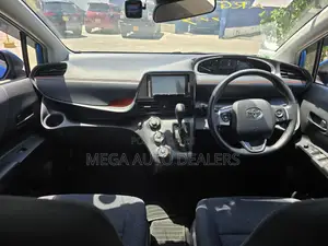 Toyota Sienta 2018 Blue