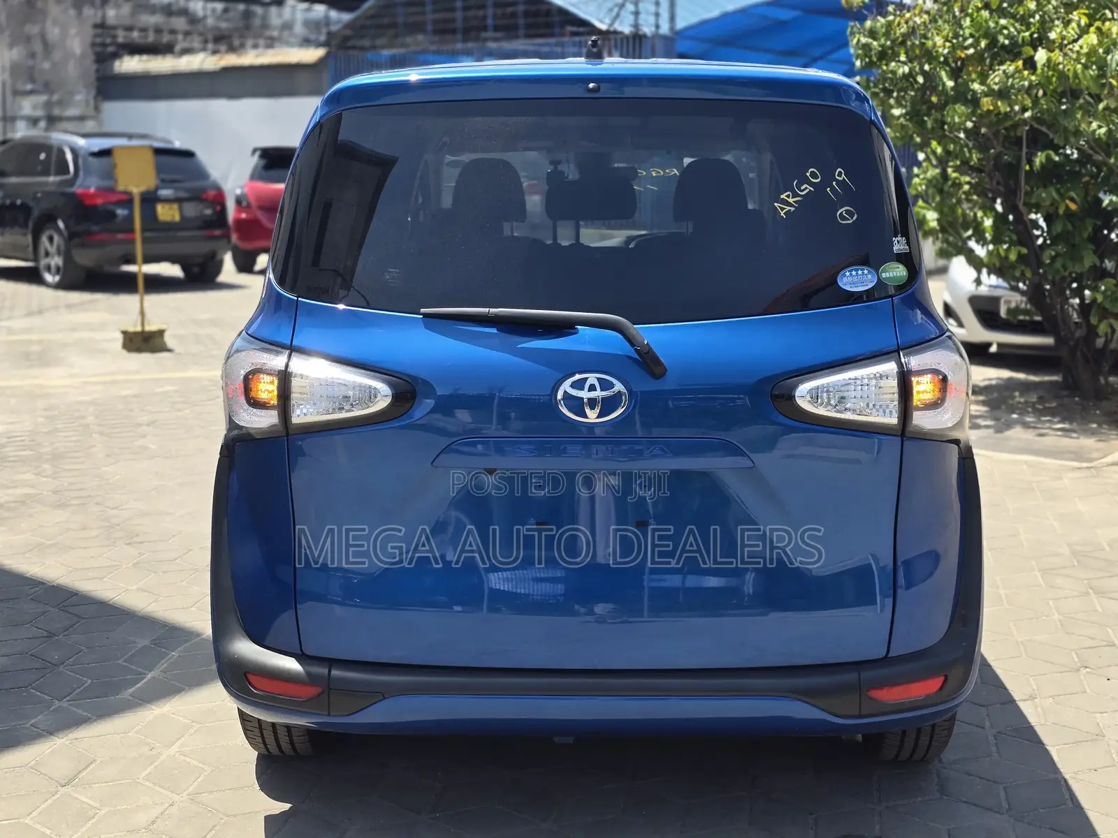 Toyota Sienta 2018 Blue