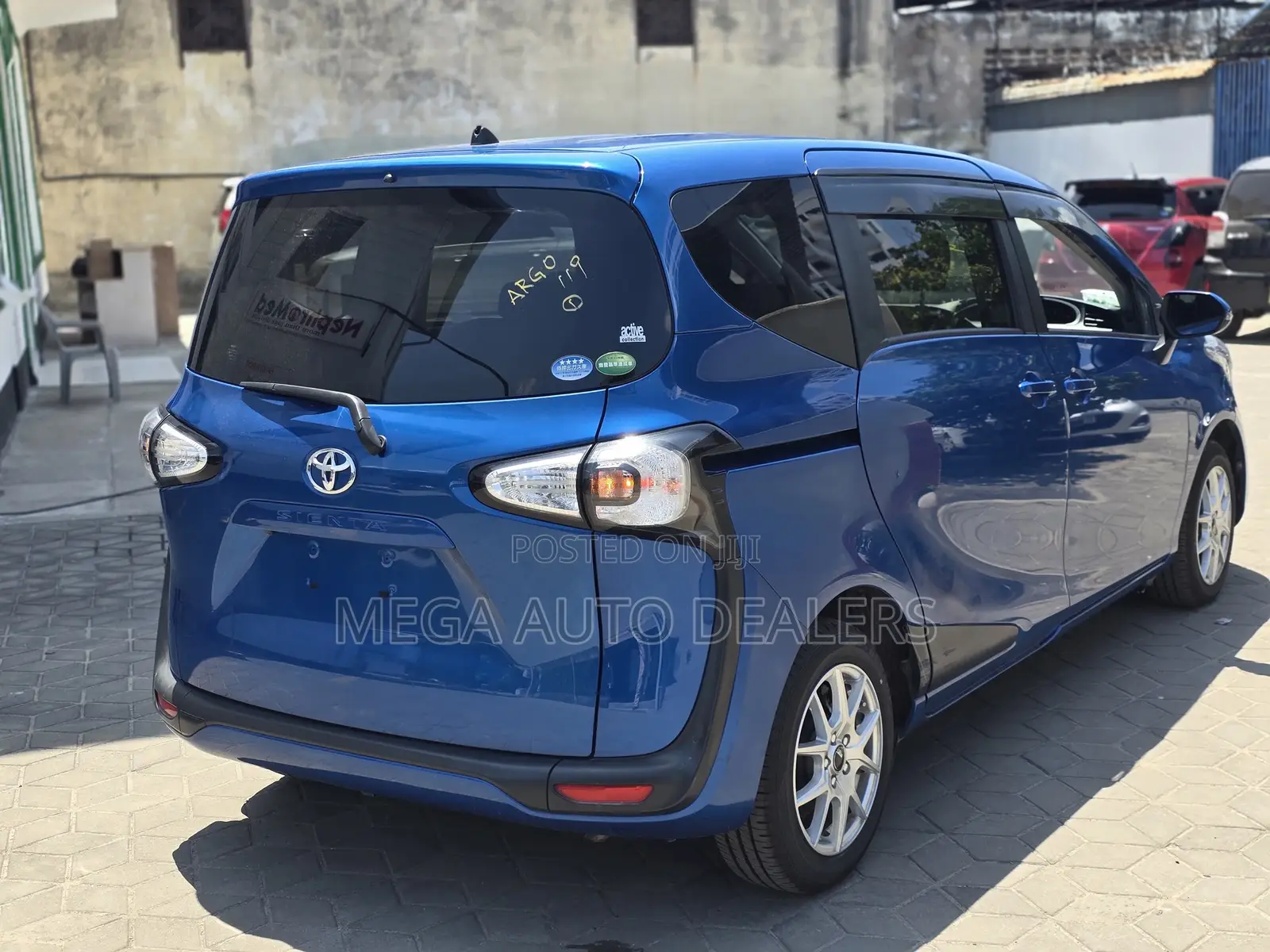 Toyota Sienta 2018 Blue