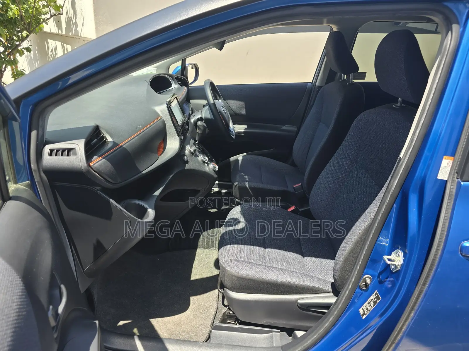 Toyota Sienta 2018 Blue