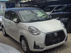 Toyota Passo 2018 White