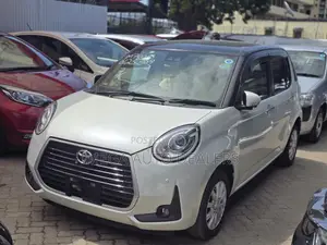 Toyota Passo 2018 White