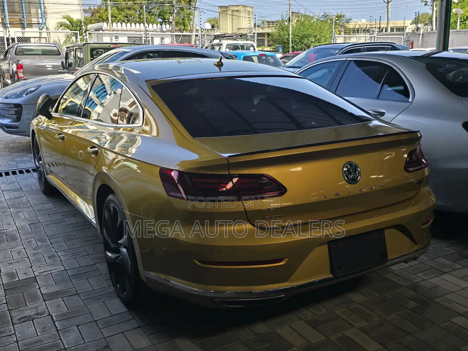 Volkswagen Arteon 2019 Yellow