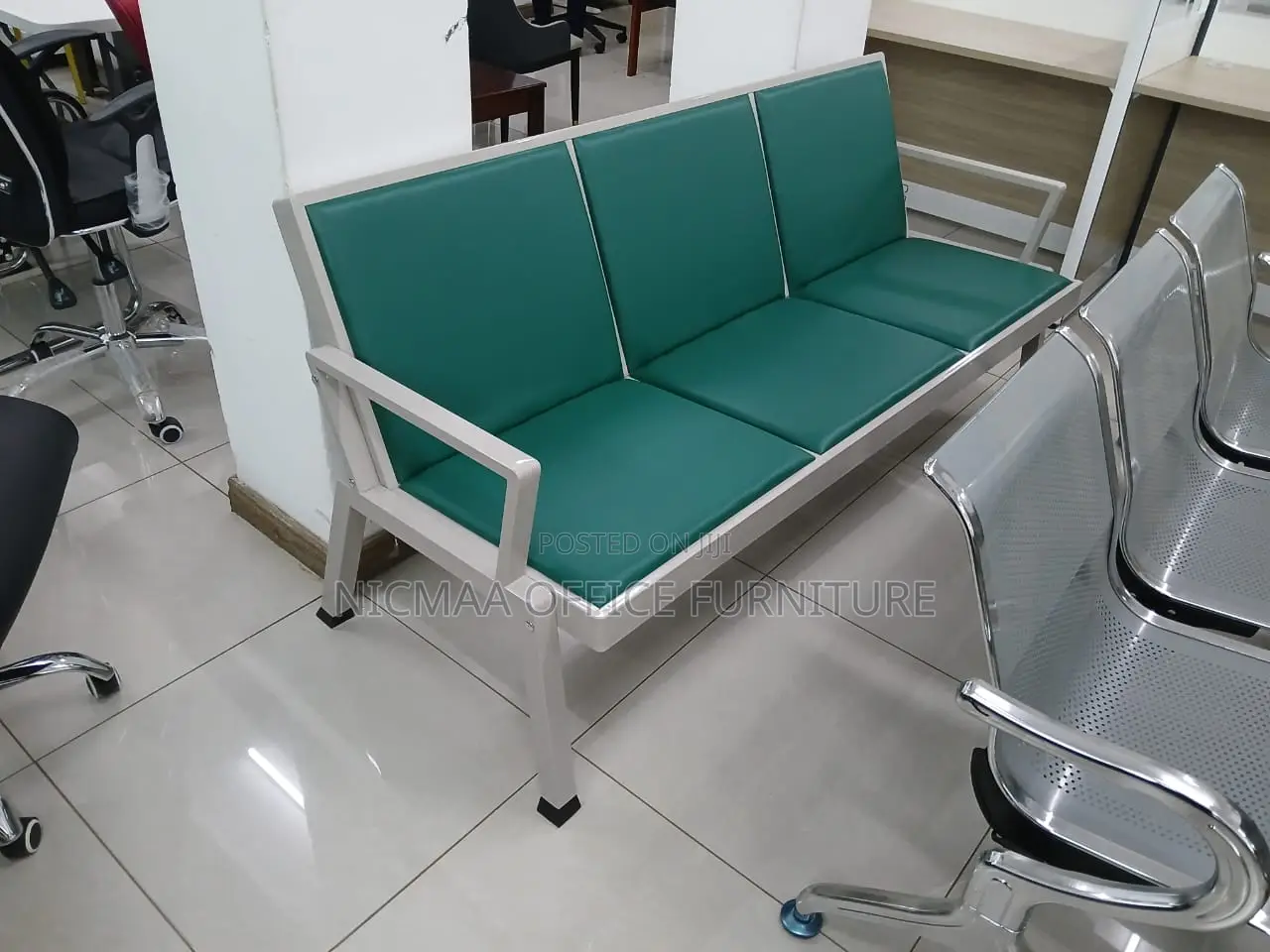 3-Link Sleek Metallic Frame Bench