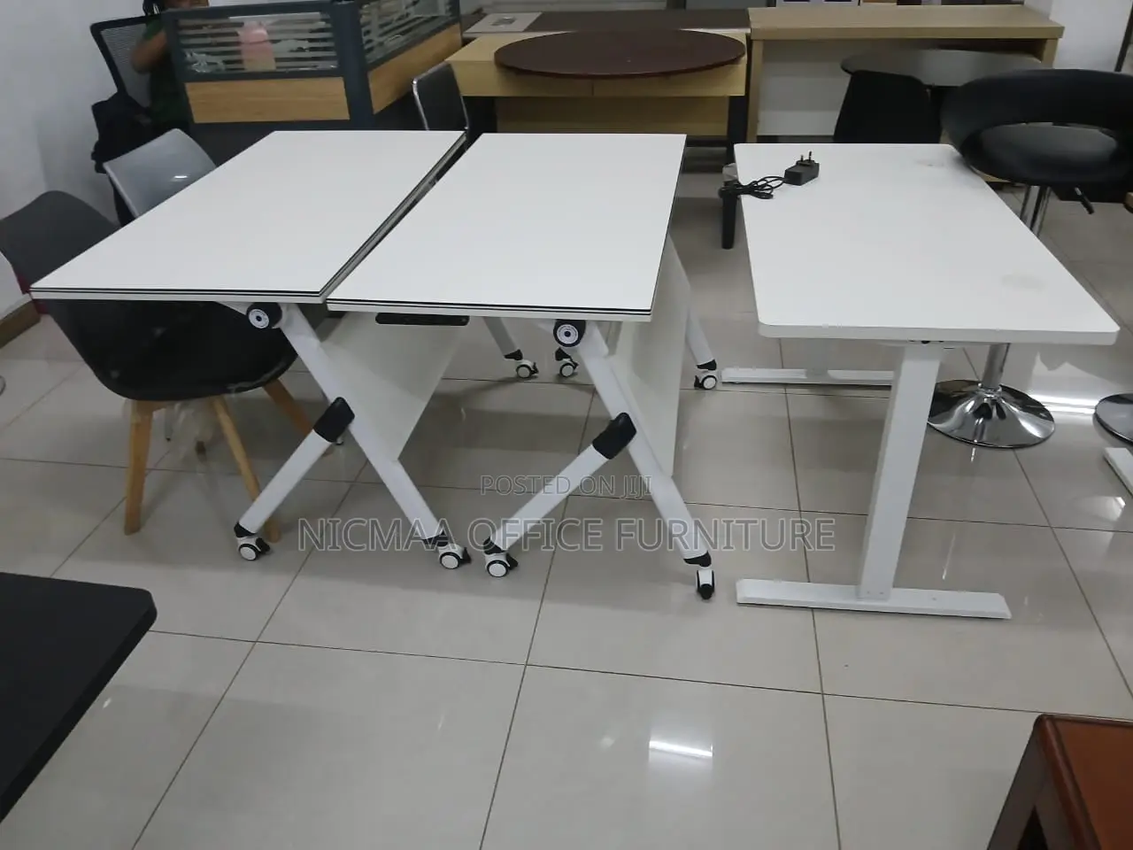 Mobile, Space-Saving Executive-Ready Desk