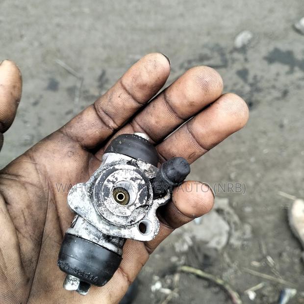Wheel Cylinder Nze - thumbnail 3