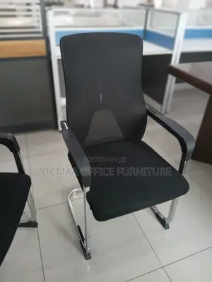 Sleek Comfort for Modern Workspaces Visitor Seat
