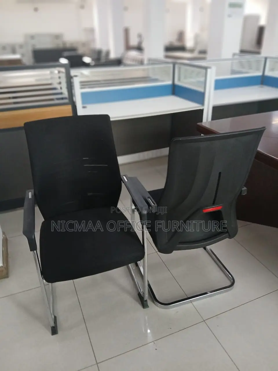 Sleek Comfort for Modern Workspaces Visitor Seat