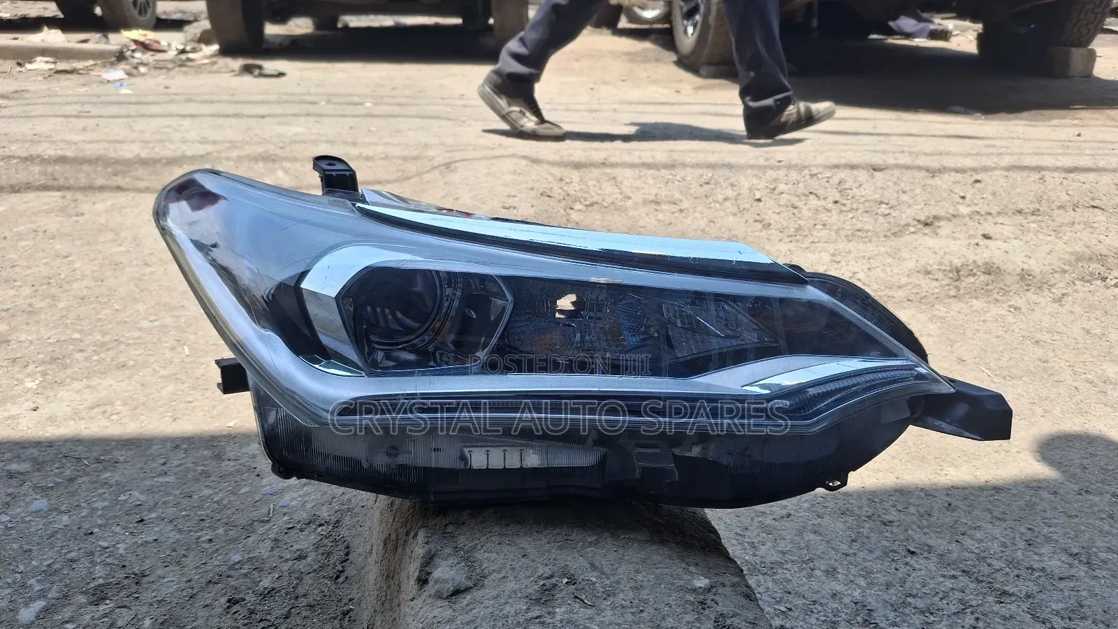 Fielder 165/ Axio 165 Xenon Headlight