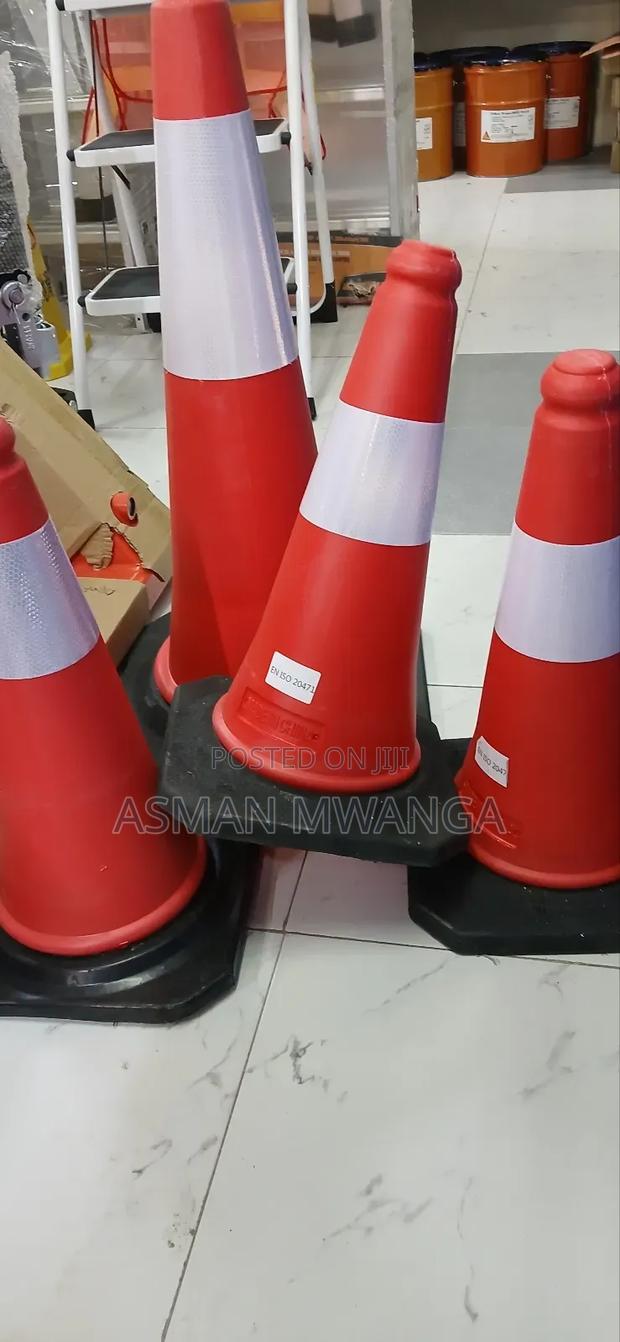 White–Red Reflective Cones