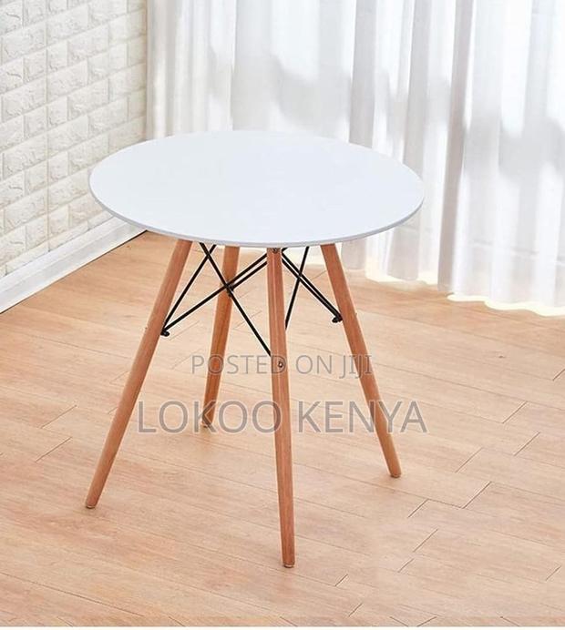 Dining Table : Round Wooden Legged Office Table
