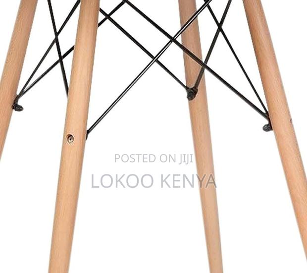 Dining Table : Round Wooden Legged Office Table - thumbnail 4