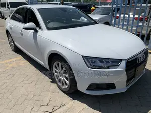Audi A4 2.0T ultra Premium FWD 2018 White