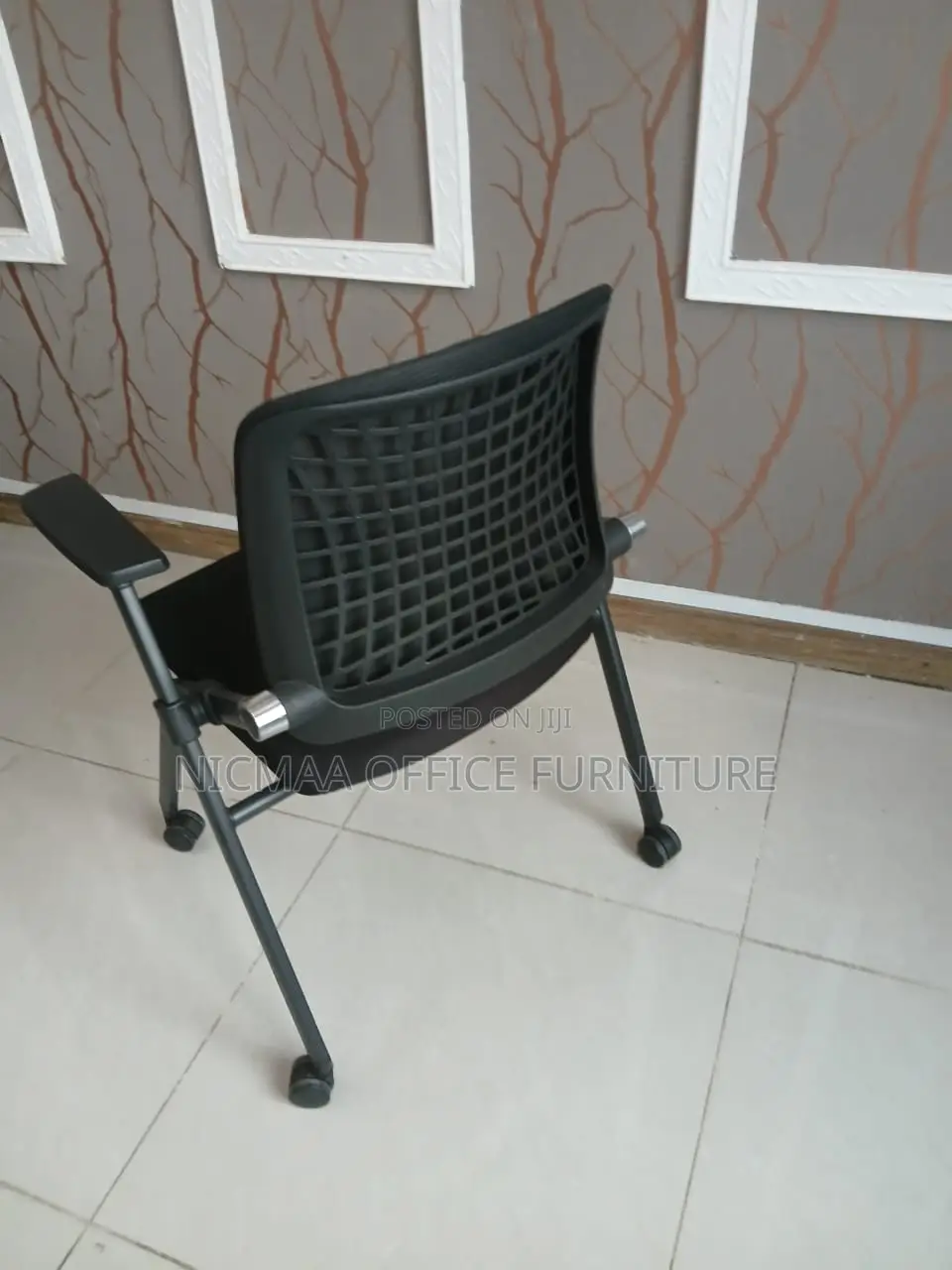 Sleek Comfort Meets Smart Design Seat