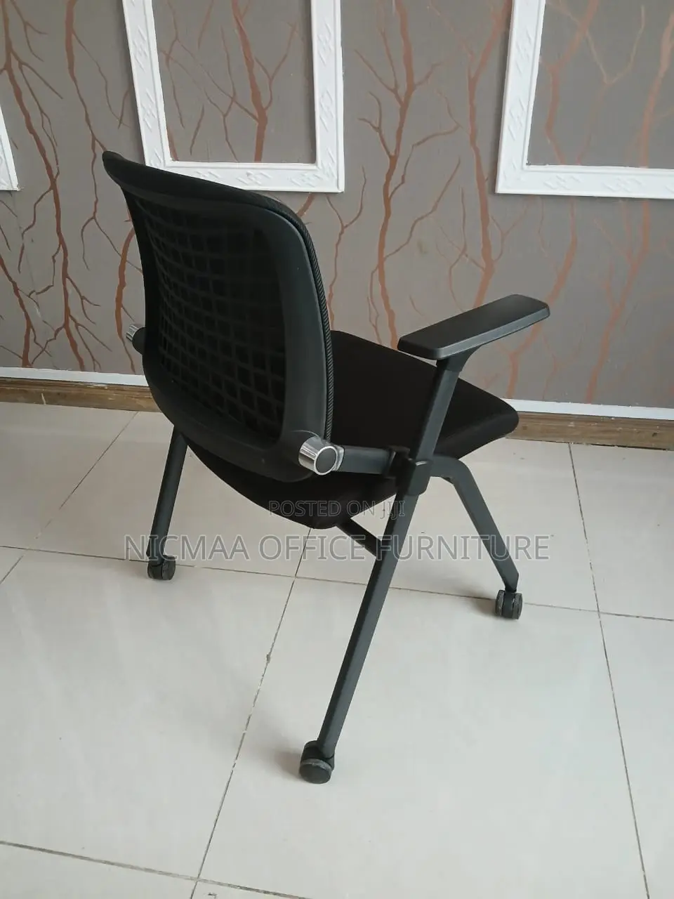 Sleek Comfort Meets Smart Design Seat